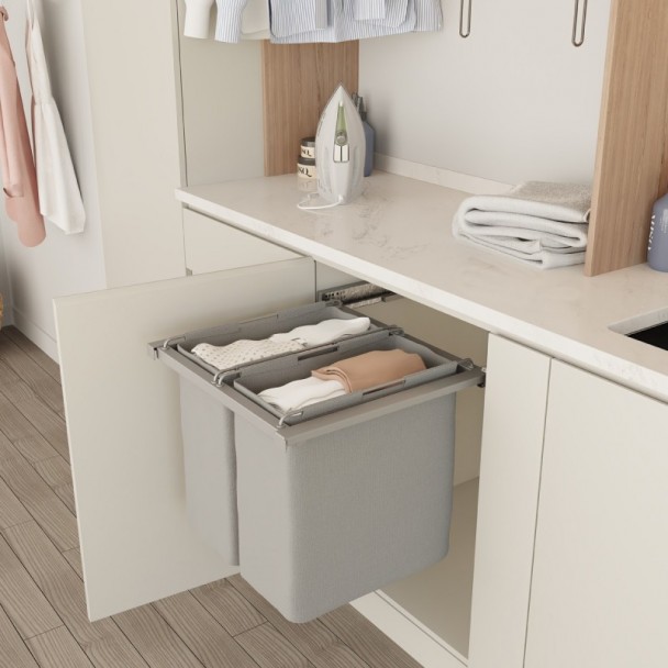 Trémie à linge amovible pour porte battante